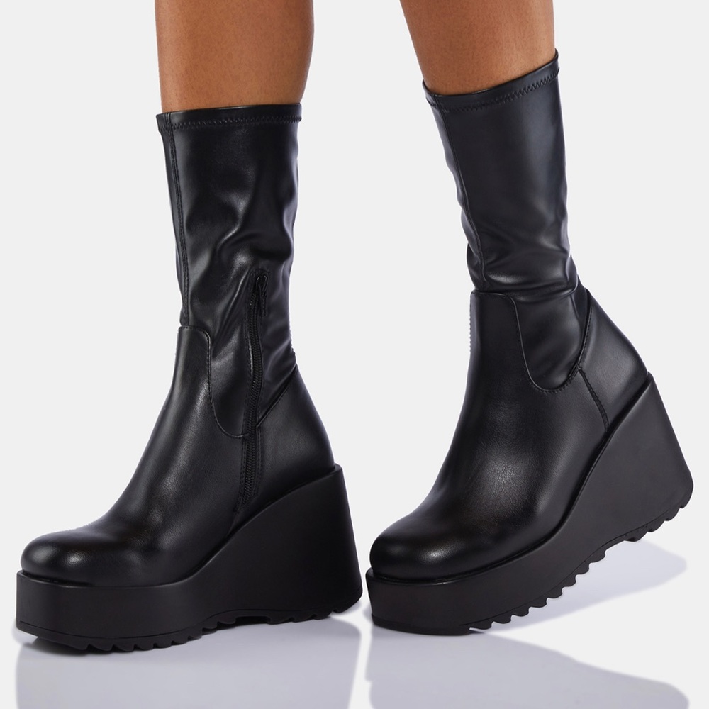 ISO Steve Madden Proceed wedge boot size 7